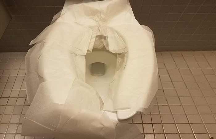 tissue paper to warm toilet seat