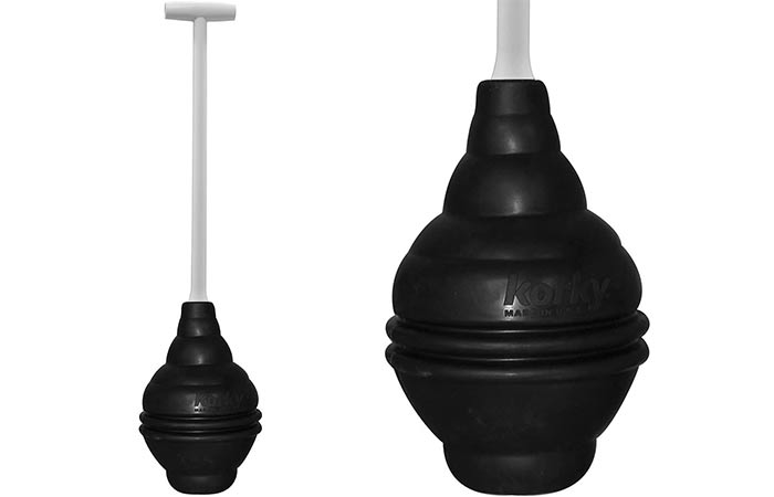 Plunger for elongated toilet bowl